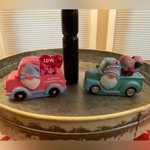 Valentine’s Day Gnome Decor, Valentine’s Day LED Lighted Gnome Cars Set Of 2